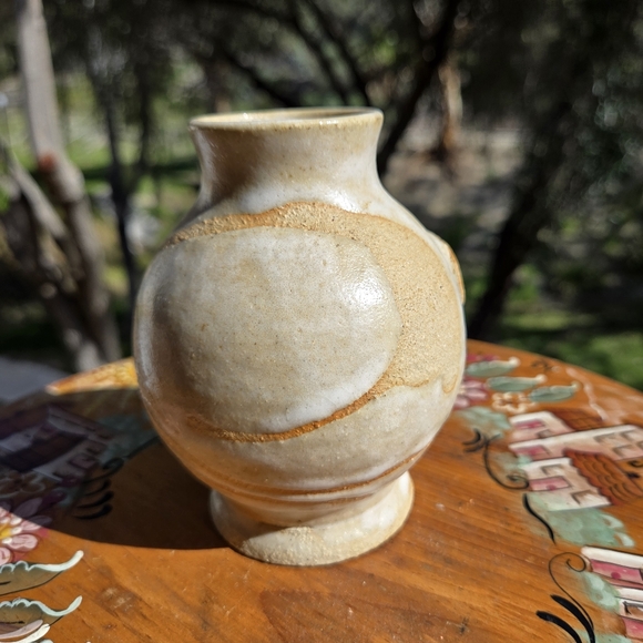 Small Vintage Ceramic m&m JAR Beige Tan Ash Glazed Pottery Vessel Vase W/ Hole - Picture 4 of 17